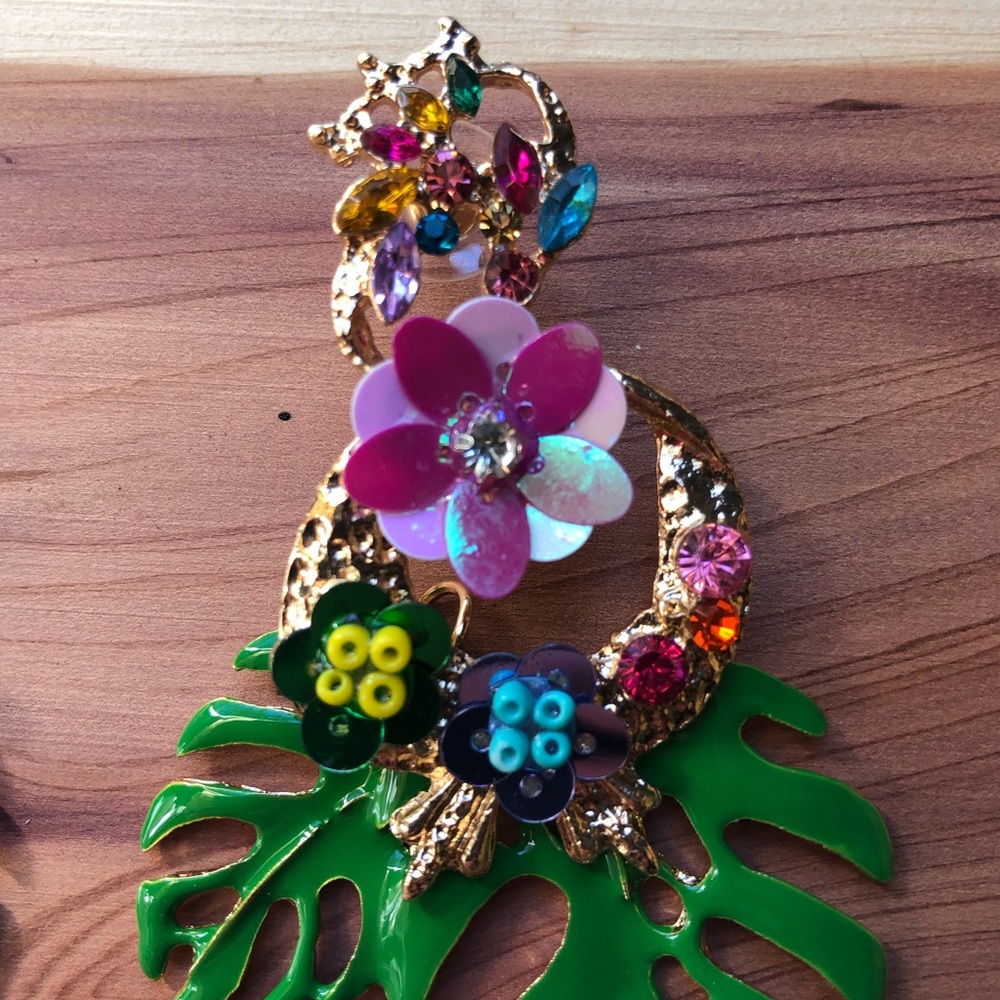HP!! Monstera Leaf Statement Earrings! - Picture 7 of 9
